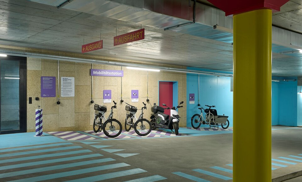 Mobilitätsstation Bernstrasse – mit E-Bikes, E-Roller, E-Cargobike ...